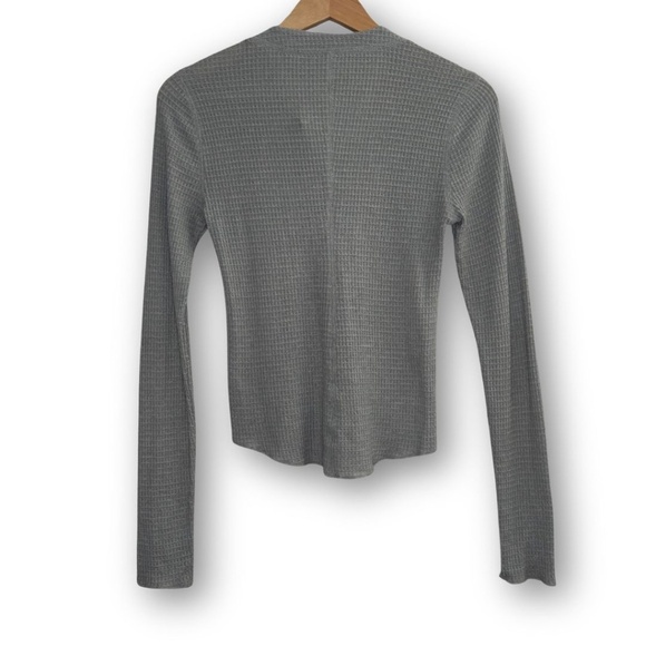 NWOT Free People One Of The Girls Henley in Heather Grey Size Small - Picture 5 of 12